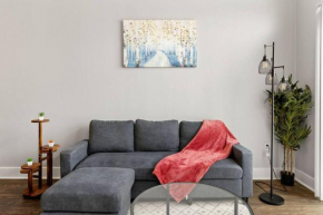 The Isabella: Riverwalk Loft